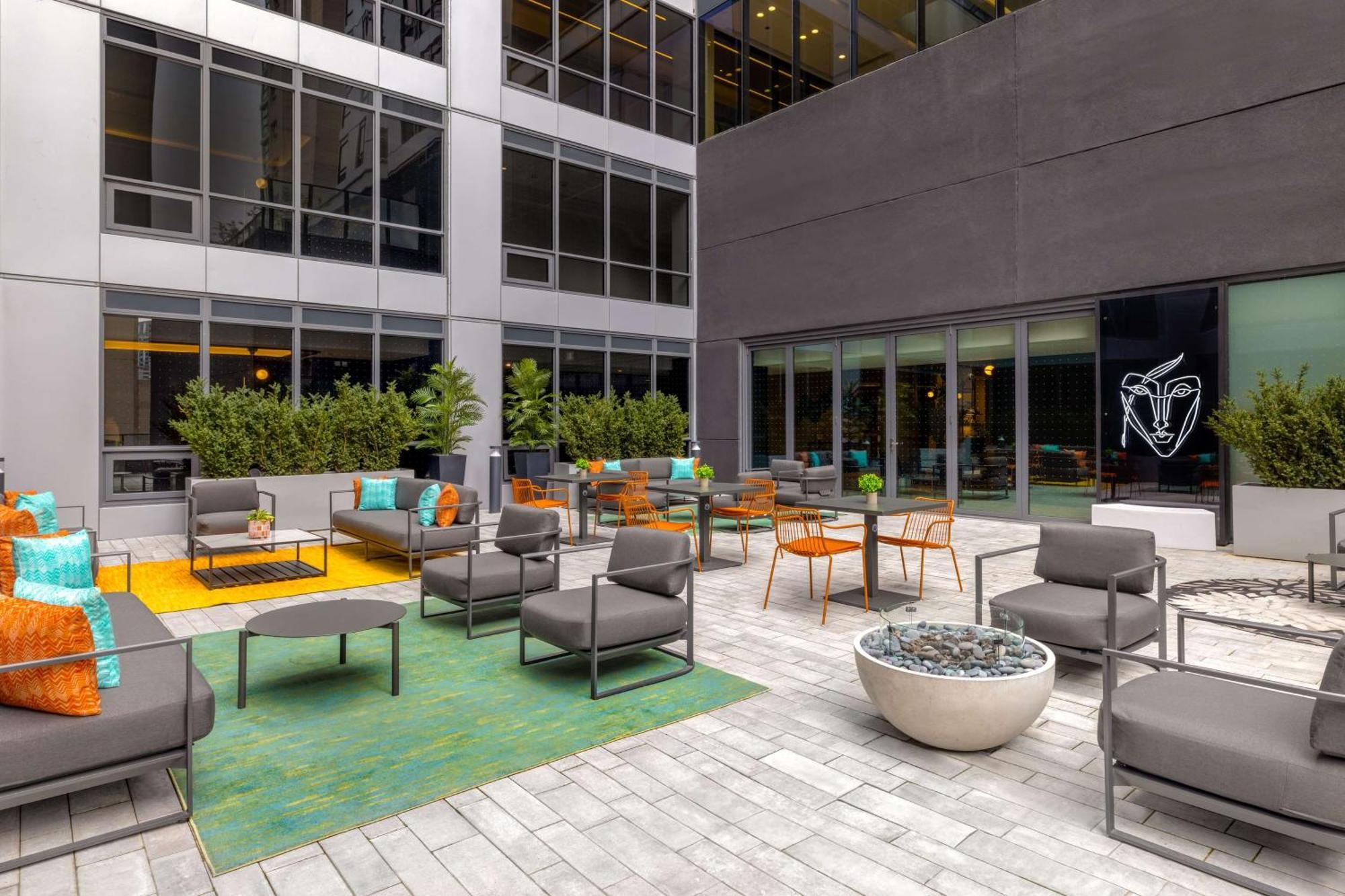 Canopy By Hilton Toronto Yorkville Bagian luar foto